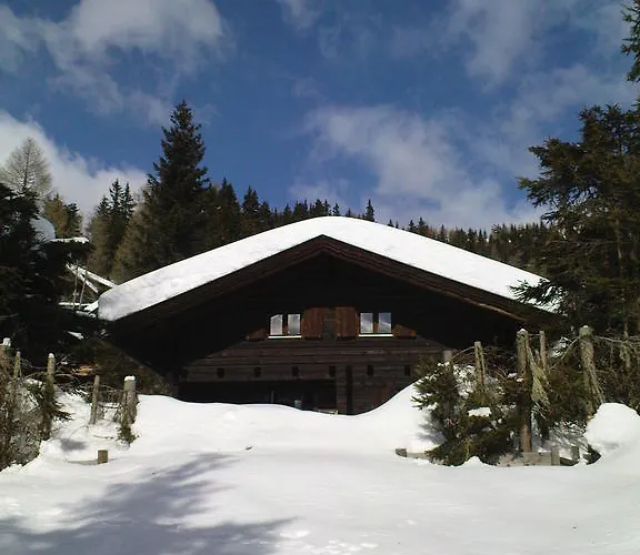 Dom wakacyjny Gerlitzen-huette Treffen am Ossiacher See